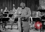 Standbild Armed Forces Radio Jubiläums show Zweiten Weltkrieg California United States USA, 1944, aus Sekunde 61 historischem Filmmaterial Videoclip 65675052082