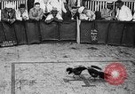 Standbild cockfighting Guaynabo Puerto Rico, 1935, aus Sekunde 26 historischem Filmmaterial Videoclip 65675052095
