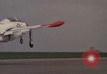 Standbild Flugzeuge TA 4J Beeville Texas Naval Air Station Chase Field USA, 1982, aus Sekunde 48 historischem Filmmaterial Videoclip 65675052107