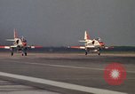 Standbild Flugzeuge TA 4JS Beeville Texas Naval Air Station Chase Field USA, 1982, aus Sekunde 25 historischem Filmmaterial Videoclip 65675052108