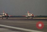 Standbild Flugzeuge TA 4JS Beeville Texas Naval Air Station Chase Field USA, 1982, aus Sekunde 27 historischem Filmmaterial Videoclip 65675052108