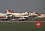 Standbild Flugzeuge TA 4JS Beeville Texas Naval Air Station Chase Field USA, 1982, aus Sekunde 19 historischem Filmmaterial Videoclip 65675052109