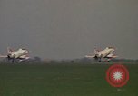 Standbild Flugzeuge TA 4JS Beeville Texas Naval Air Station Chase Field USA, 1982, aus Sekunde 29 historischem Filmmaterial Videoclip 65675052109