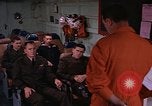 Immagine di Briefing officer Mare Mediterraneo, 1966, secondo 7 filmato di repertorio 65675052126