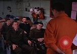 Immagine di Briefing officer Mare Mediterraneo, 1966, secondo 8 filmato di repertorio 65675052126