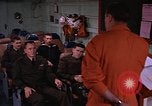 Immagine di Briefing officer Mare Mediterraneo, 1966, secondo 10 filmato di repertorio 65675052126