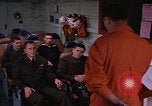Immagine di Briefing officer Mare Mediterraneo, 1966, secondo 15 filmato di repertorio 65675052126