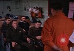 Immagine di Briefing officer Mare Mediterraneo, 1966, secondo 16 filmato di repertorio 65675052126