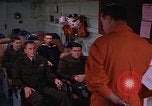 Immagine di Briefing officer Mare Mediterraneo, 1966, secondo 17 filmato di repertorio 65675052126