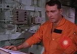 Immagine di Briefing officer Mare Mediterraneo, 1966, secondo 27 filmato di repertorio 65675052126