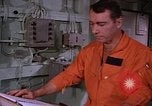 Immagine di Briefing officer Mare Mediterraneo, 1966, secondo 28 filmato di repertorio 65675052126