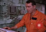 Immagine di Briefing officer Mare Mediterraneo, 1966, secondo 36 filmato di repertorio 65675052126