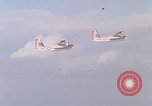 Standbild zwei S-2E Ebenen Norfolk Virginia USA, 1967, aus Sekunde 60 historischem Filmmaterial Videoclip 65675052129