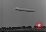 Immagine di LZ-127 Graf Zeppelin dirigibile Friedrichshafen Germania, 1928, secondo 6 filmato di repertorio 65675052180
