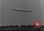 Immagine di LZ-127 Graf Zeppelin dirigibile Friedrichshafen Germania, 1928, secondo 10 filmato di repertorio 65675052180