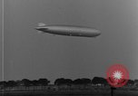 Immagine di LZ-127 Graf Zeppelin dirigibile Friedrichshafen Germania, 1928, secondo 11 filmato di repertorio 65675052180