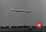 Immagine di LZ-127 Graf Zeppelin dirigibile Friedrichshafen Germania, 1928, secondo 13 filmato di repertorio 65675052180