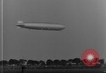 Immagine di LZ-127 Graf Zeppelin dirigibile Friedrichshafen Germania, 1928, secondo 19 filmato di repertorio 65675052180