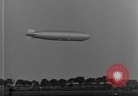 Immagine di LZ-127 Graf Zeppelin dirigibile Friedrichshafen Germania, 1928, secondo 22 filmato di repertorio 65675052180