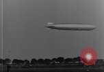 Immagine di LZ-127 Graf Zeppelin dirigibile Friedrichshafen Germania, 1928, secondo 26 filmato di repertorio 65675052180