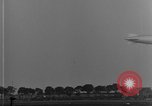 Immagine di LZ-127 Graf Zeppelin dirigibile Friedrichshafen Germania, 1928, secondo 32 filmato di repertorio 65675052180