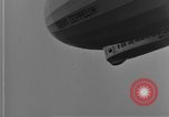 Immagine di LZ-127 Graf Zeppelin dirigibile Friedrichshafen Germania, 1928, secondo 36 filmato di repertorio 65675052180