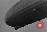 Immagine di LZ-127 Graf Zeppelin dirigibile Friedrichshafen Germania, 1928, secondo 52 filmato di repertorio 65675052180