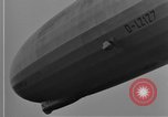 Immagine di LZ-127 Graf Zeppelin dirigibile Friedrichshafen Germania, 1928, secondo 54 filmato di repertorio 65675052180