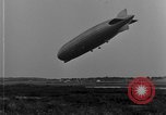 Immagine di LZ-127 Graf Zeppelin dirigibile Friedrichshafen Germania, 1928, secondo 58 filmato di repertorio 65675052180