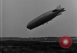 Immagine di LZ-127 Graf Zeppelin dirigibile Friedrichshafen Germania, 1928, secondo 61 filmato di repertorio 65675052180