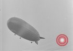 Standbild LZ-127 Graf Zeppelin Luftschiff Friedrichshafen Deutschland, 1928, aus Sekunde 57 historischem Filmmaterial Videoclip 65675052184