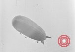 Standbild LZ-127 Graf Zeppelin Luftschiff Friedrichshafen Deutschland, 1928, aus Sekunde 58 historischem Filmmaterial Videoclip 65675052184