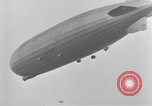 Standbild LZ-127 Graf Zeppelin Luftschiff Friedrichshafen Deutschland, 1928, aus Sekunde 3 historischem Filmmaterial Videoclip 65675052185