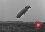Standbild LZ-127 Graf Zeppelin Luftschiff Friedrichshafen Deutschland, 1928, aus Sekunde 3 historischem Filmmaterial Videoclip 65675052186
