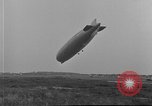 Standbild LZ-127 Graf Zeppelin Luftschiff Friedrichshafen Deutschland, 1928, aus Sekunde 5 historischem Filmmaterial Videoclip 65675052186