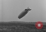 Standbild LZ-127 Graf Zeppelin Luftschiff Friedrichshafen Deutschland, 1928, aus Sekunde 11 historischem Filmmaterial Videoclip 65675052186