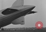 Standbild LZ-127 Graf Zeppelin Luftschiff Friedrichshafen Deutschland, 1928, aus Sekunde 12 historischem Filmmaterial Videoclip 65675052186