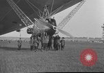 Standbild LZ-127 Graf Zeppelin Luftschiff Friedrichshafen Deutschland, 1928, aus Sekunde 29 historischem Filmmaterial Videoclip 65675052186