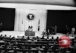 Standbild John F Kennedy fordert Gebet Washington DC USA, 1962, aus Sekunde 7 historischem Filmmaterial Videoclip 65675052196