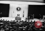 Standbild John F Kennedy fordert Gebet Washington DC USA, 1962, aus Sekunde 10 historischem Filmmaterial Videoclip 65675052196