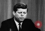 Standbild John F Kennedy fordert Gebet Washington DC USA, 1962, aus Sekunde 45 historischem Filmmaterial Videoclip 65675052196