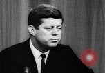 Standbild John F Kennedy fordert Gebet Washington DC USA, 1962, aus Sekunde 49 historischem Filmmaterial Videoclip 65675052196