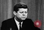 Standbild John F Kennedy fordert Gebet Washington DC USA, 1962, aus Sekunde 57 historischem Filmmaterial Videoclip 65675052196