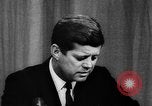 Standbild John F Kennedy fordert Gebet Washington DC USA, 1962, aus Sekunde 62 historischem Filmmaterial Videoclip 65675052196