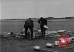 Immagine di Esplosioni nel fiume Southport Inghilterra, 1929, secondo 4 filmato di repertorio 65675052208