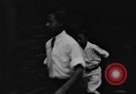 Immagine di I bambini della scuola entrano nelle scuole New York City USA, 1929, secondo 5 filmato di repertorio 65675052211