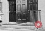 Immagine di I bambini della scuola entrano nelle scuole New York City USA, 1929, secondo 25 filmato di repertorio 65675052211