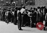 Immagine di I bambini della scuola entrano nelle scuole New York City USA, 1929, secondo 29 filmato di repertorio 65675052211