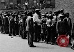 Immagine di I bambini della scuola entrano nelle scuole New York City USA, 1929, secondo 30 filmato di repertorio 65675052211