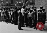 Immagine di I bambini della scuola entrano nelle scuole New York City USA, 1929, secondo 32 filmato di repertorio 65675052211